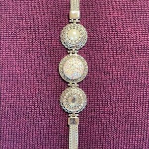 Bracelet, silver tone, Magnolia and Vine.